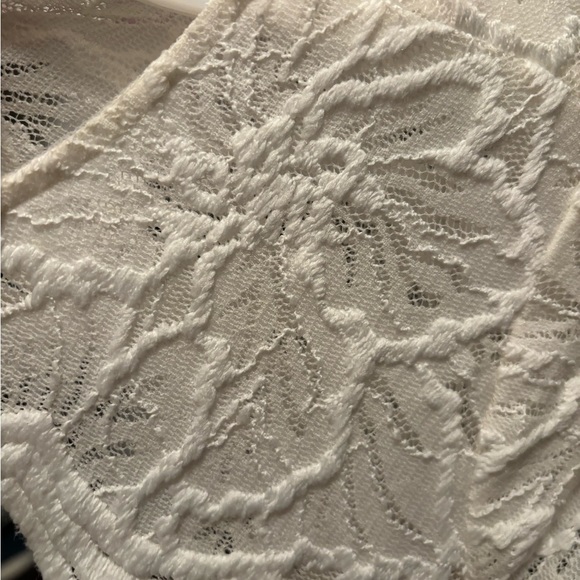 DB Studio fitted lace white dress below-the-knee. Never worn with tags - Picture 4 of 6